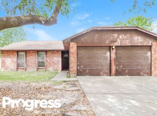 14118 Sandy Point Ln, Houston, TX 77066