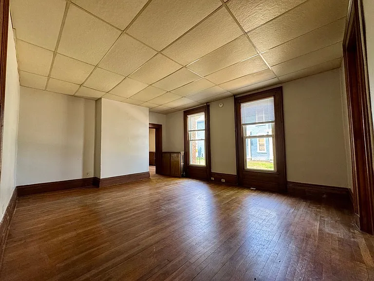 628 N Main St — Photo 2