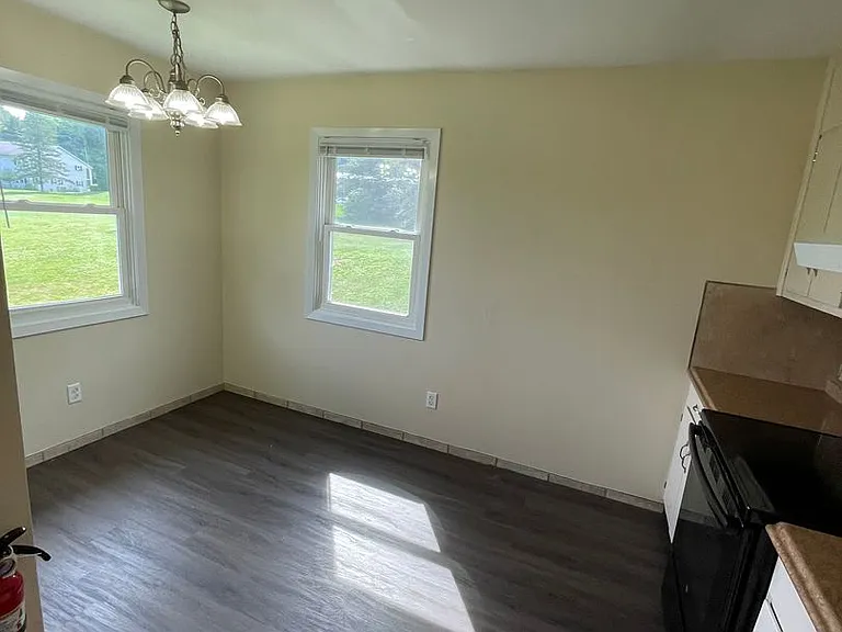 704 Torrey Ln — Photo 18