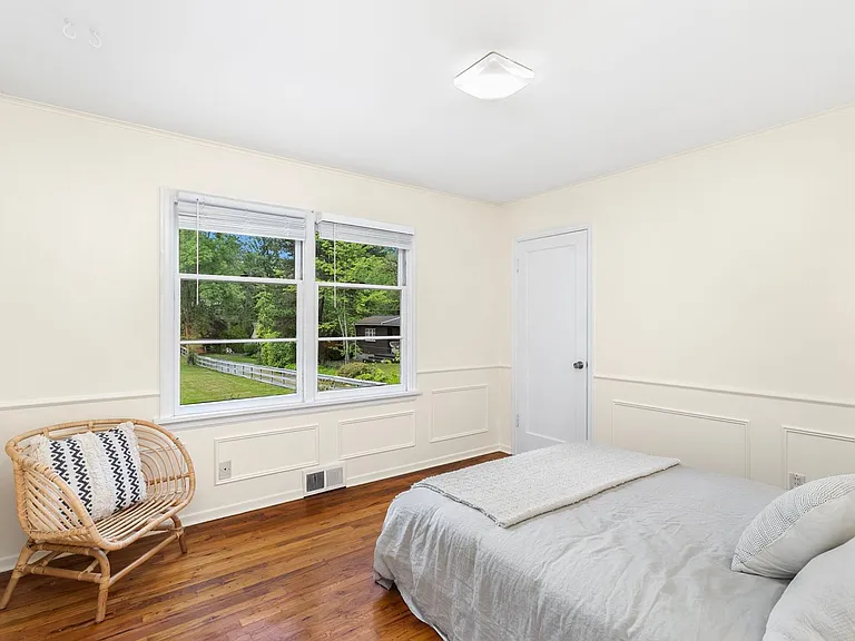 7658 NE 12th St — Photo 15