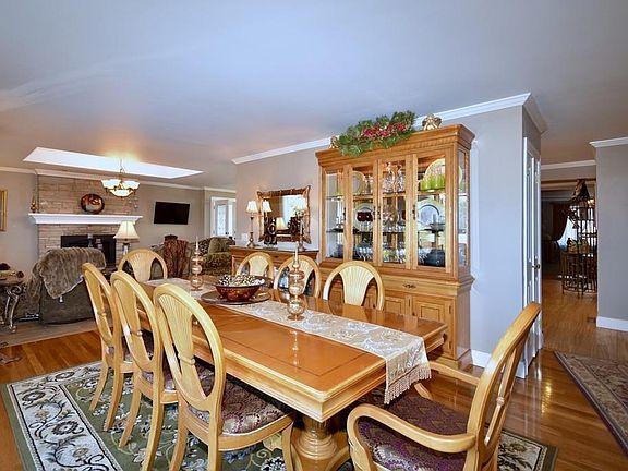 5th image of 11 Woodlawn Rd