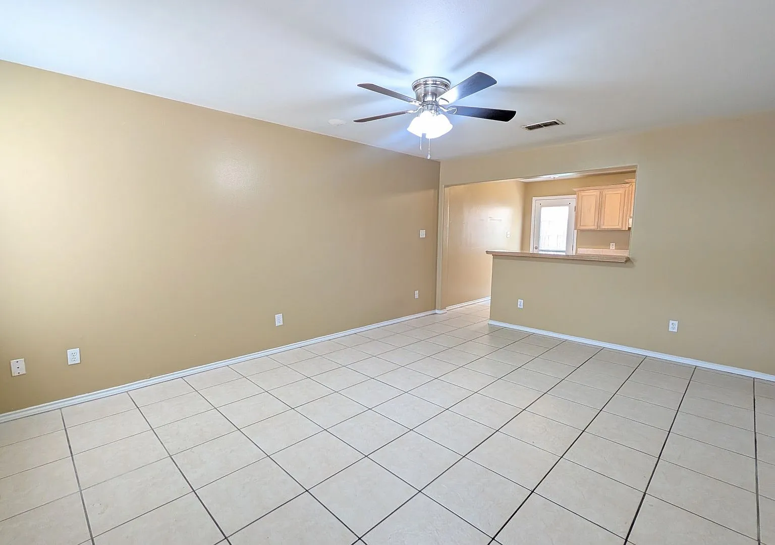 301 E. New Hampshire St.- 2 Bedroom/2.5 Bath — Photo 2