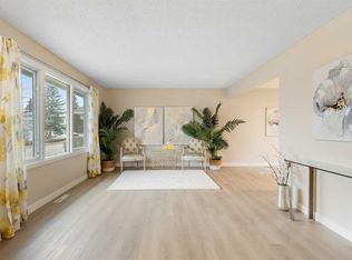 4823 E Vanguard Rd NW, Calgary, AB T3A 0R5