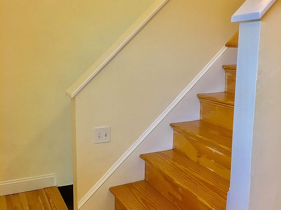 3rd image of 172 High St Unit 3R