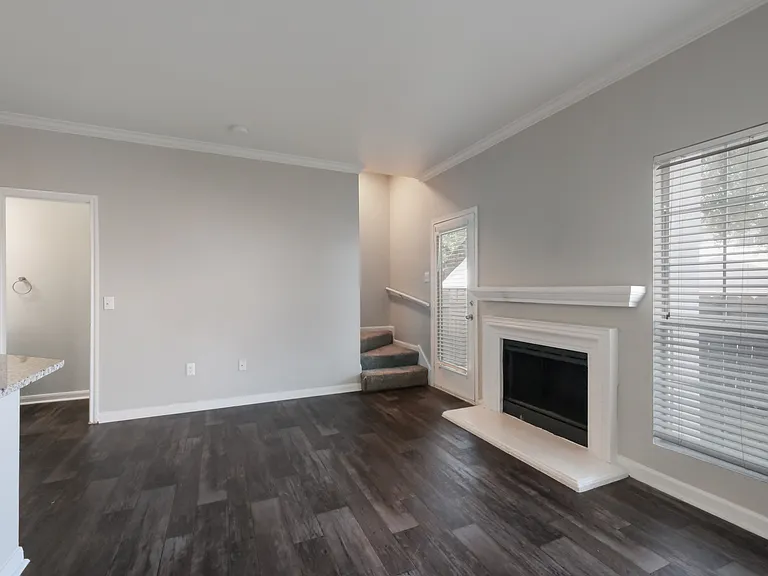 Castle Hills Townhomes — Photo 36
