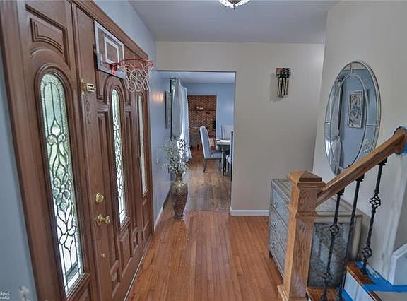 4th image of 3724 Knollcroft Ave