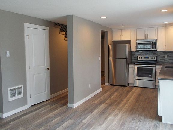 5th image of 3013 Bridgeport Way W APT D