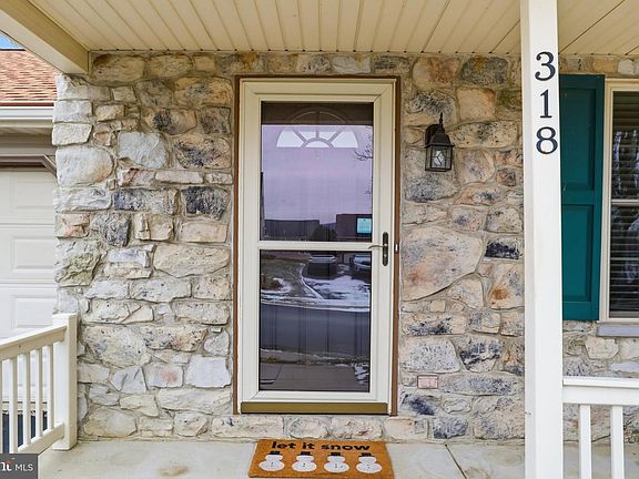 4th image of 318 Amanda Ct