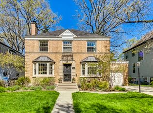6922 N Wildwood Ave, Chicago, IL