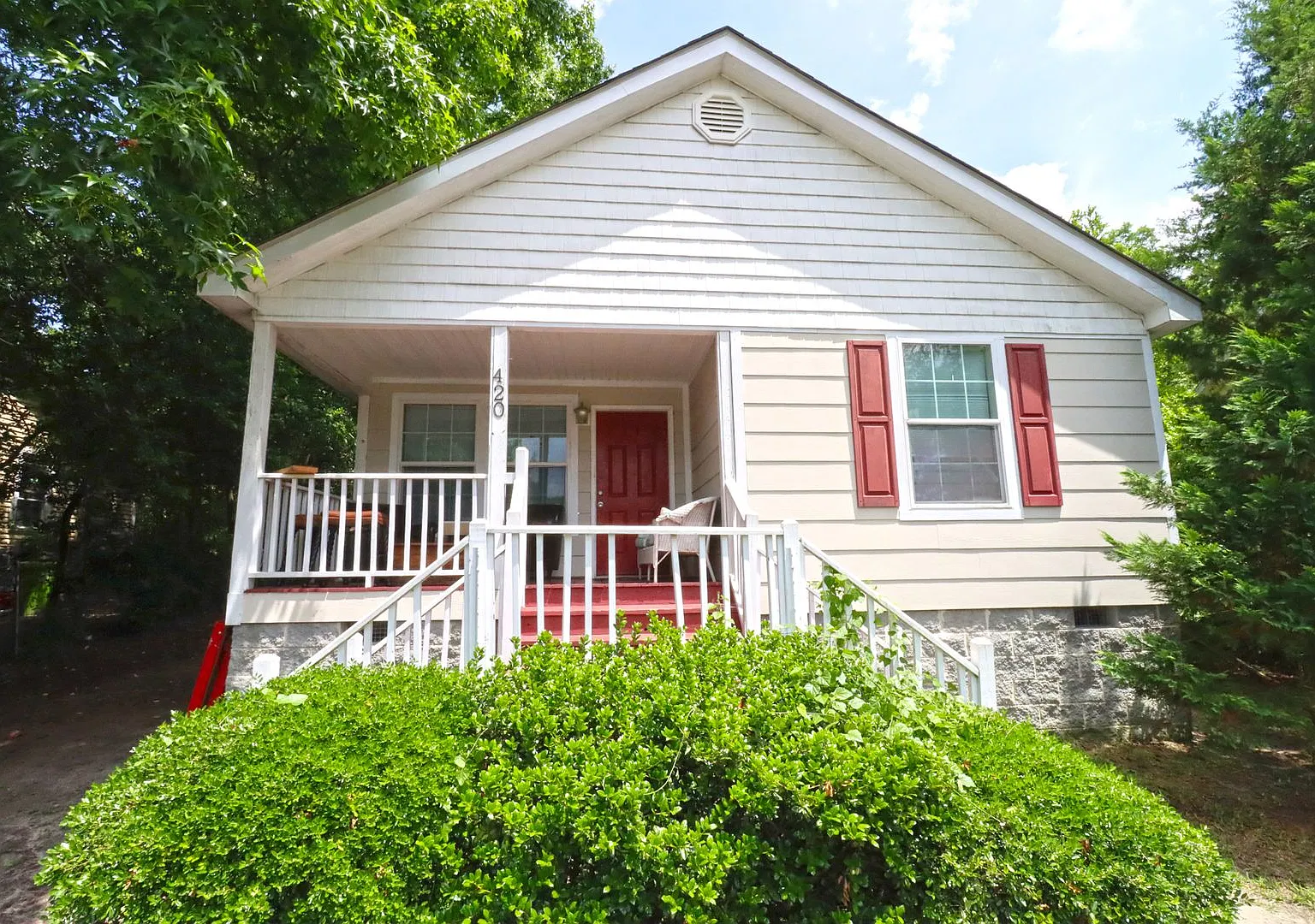 Pre-Leasing For 2027-2028 School Year! ! 4 Bedroom, 2 Bath In Olympia! — Photo 2
