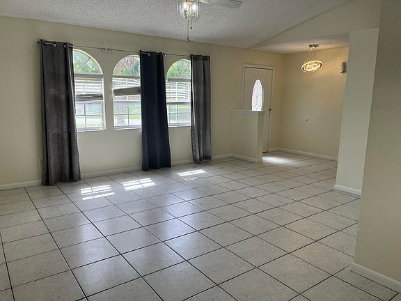 5th image of 101 NW Carmelite Street
