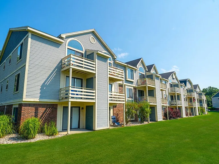Windmill Lakes Apartments — Photo 39