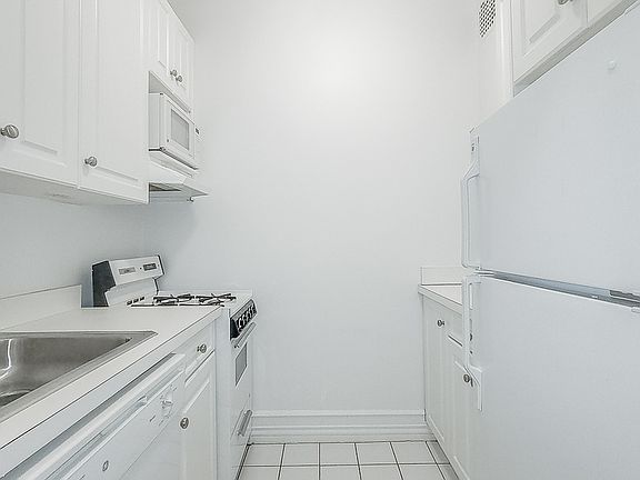 4th image of 338 E 83rd St APT 2B