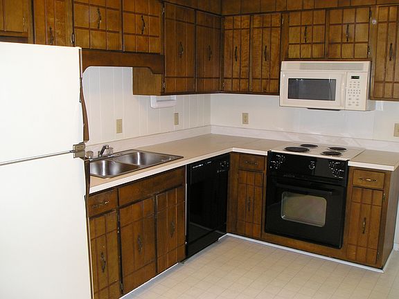 5th image of 7501 Leemont Dr