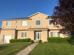 877 Red Oaks Dr, Long Branch, NJ