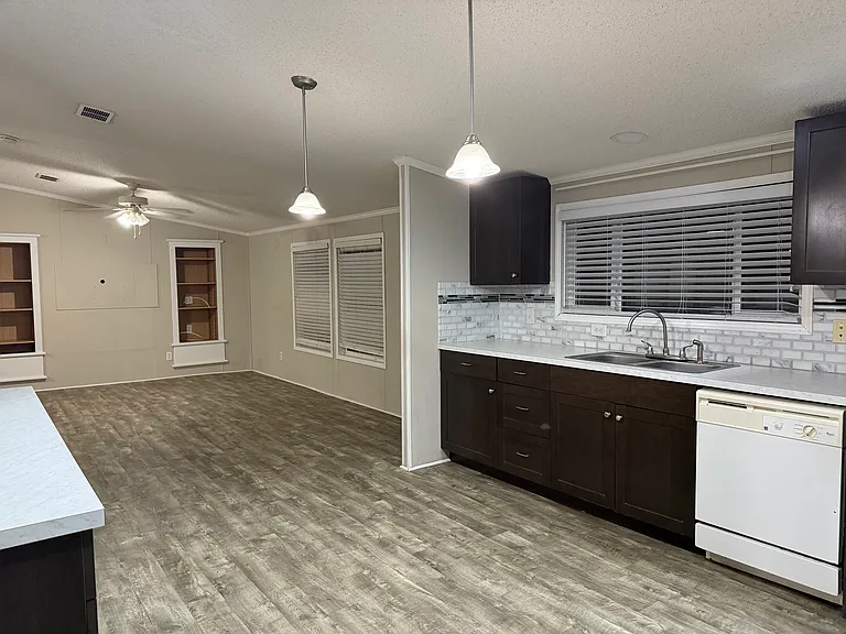 7029 Forbes Rd — Photo 2