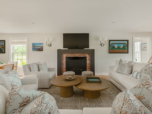 5th image of 10 Sheep Commons Ln