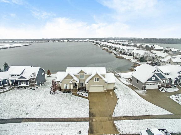 2nd image of 2423 Cedar West Dr