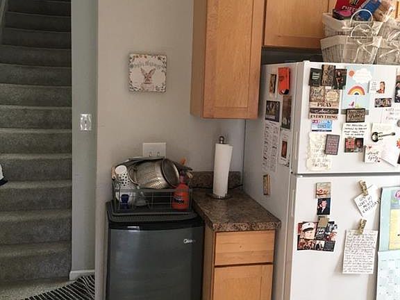 4th image of 622 E Maple Ave