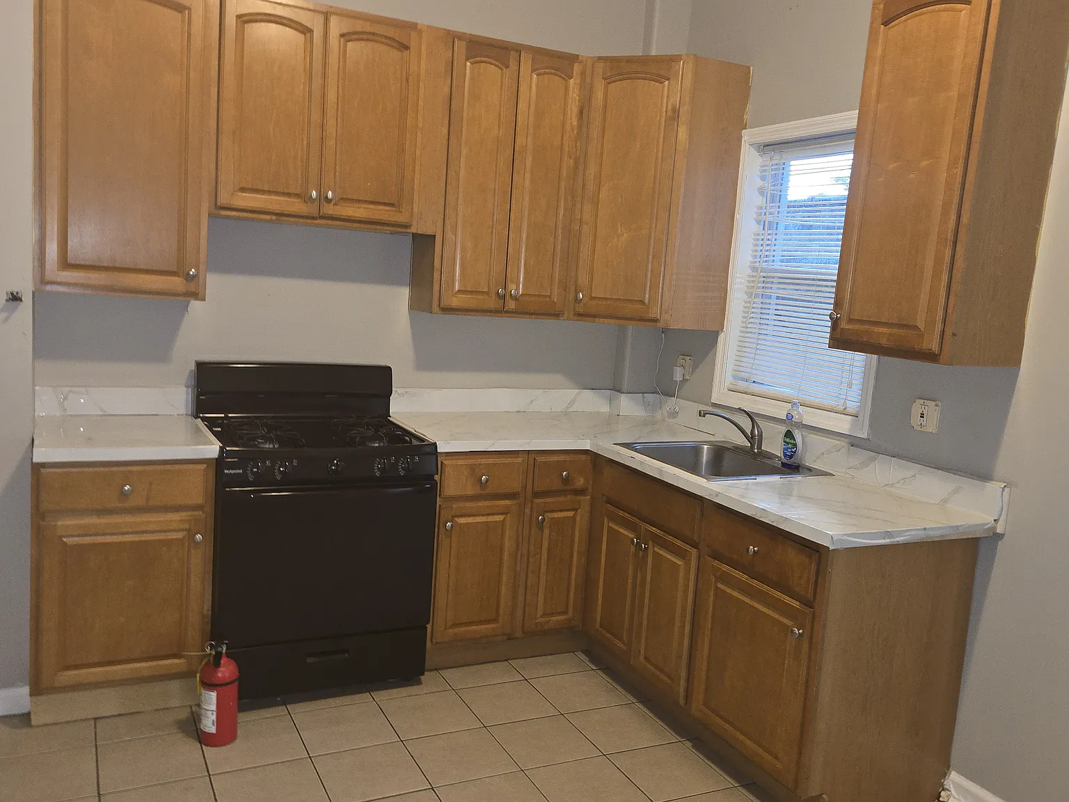 728 W Maple Ave — Photo 3
