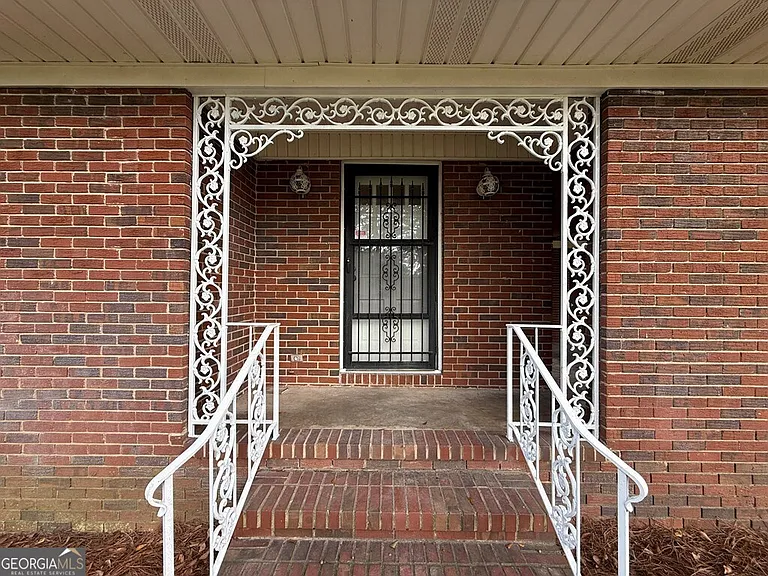 412 Roberson St — Photo 16