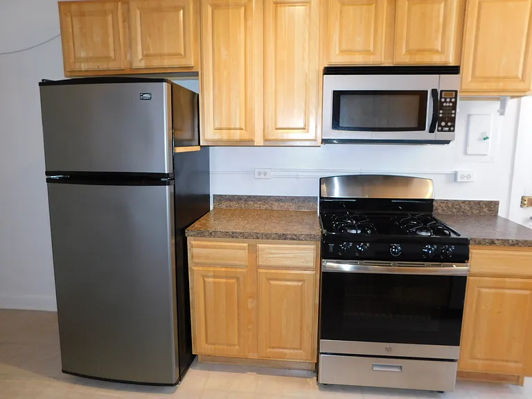 402 Lee St #3 — Photo 8