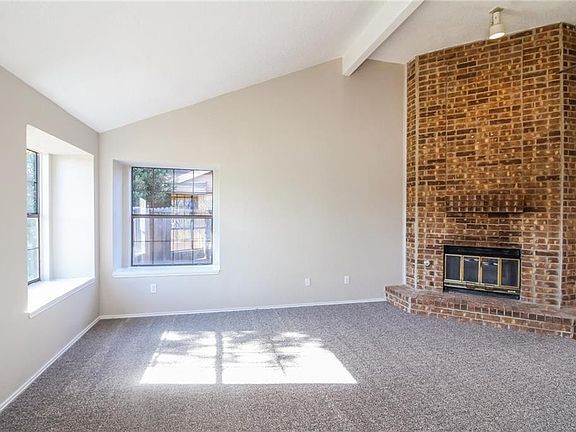 5th image of 421 Quail Hollow Dr