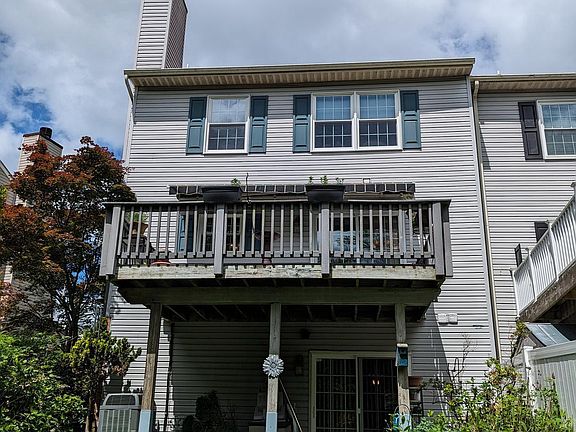 5th image of 1449 Valbrook Ct N