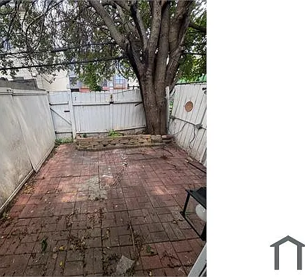 3615 Earp St — Photo 9