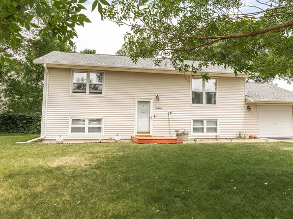 4610 W Roughrider Cir, Mandan, ND 58554