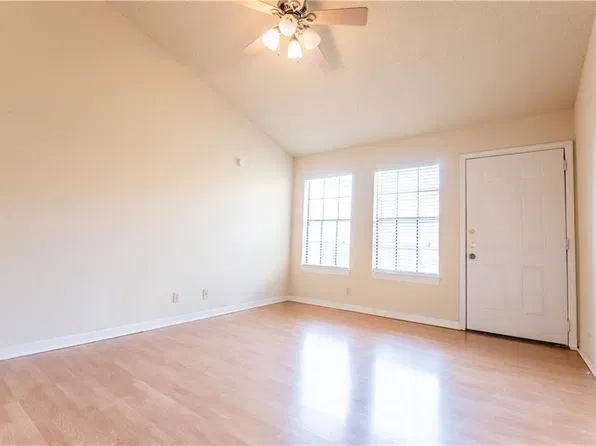 2216 San Gabriel St APT 206, Austin, TX 78705