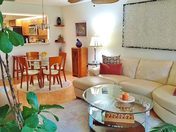 4th image of 1117 Country Club Dr #912