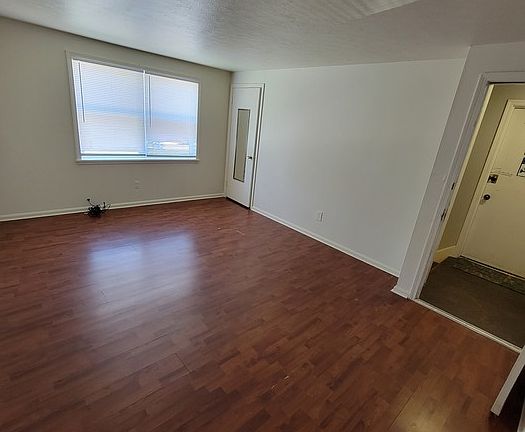 3rd image of 3707 Briarbridge Ln #4