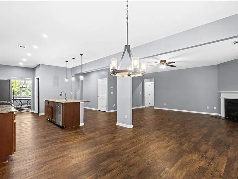 407 Aviary Ln — Photo 21