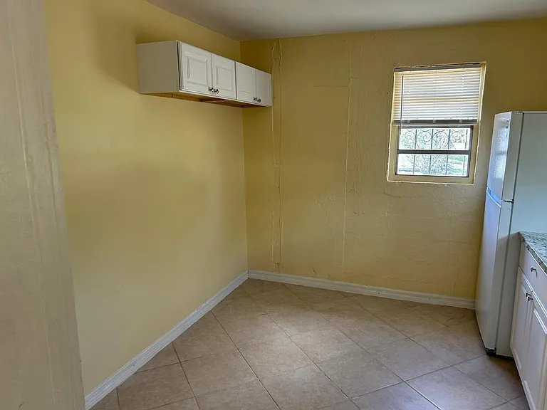 371 Banyan Ave — Photo 5