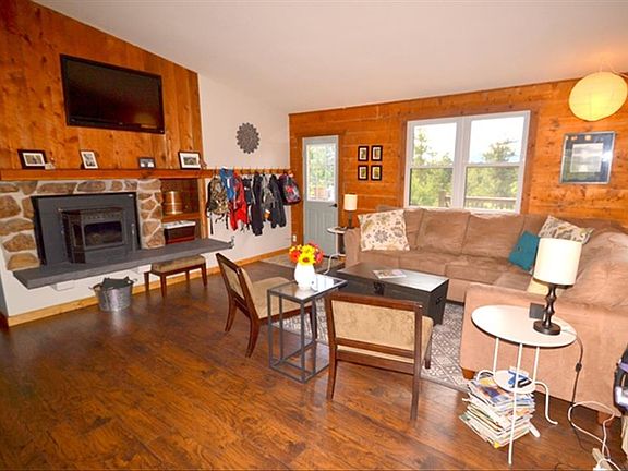 Living Rm & Entry
