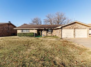 2018 Rice Dr, Levelland, TX 79336
