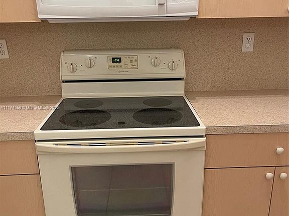 4th image of 1214 NE 32nd Ave #1214