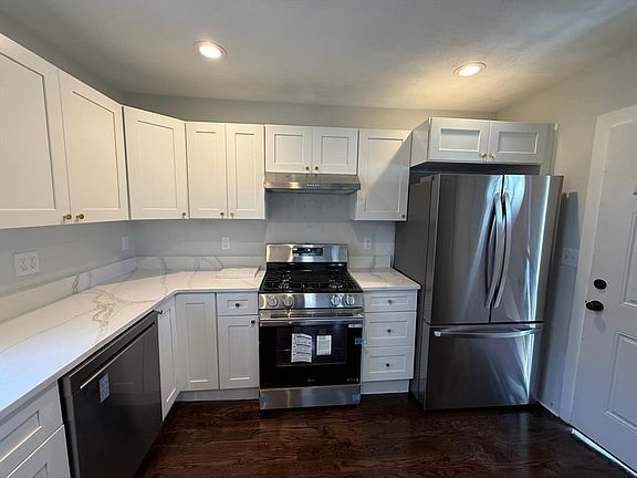 5th image of 26 Sagamore St