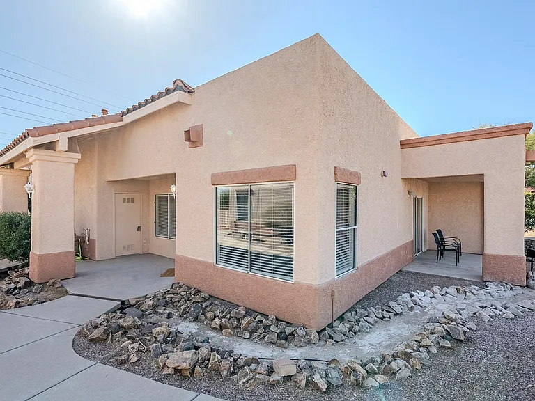 1564 N Paseo La Tinaja — Photo 9