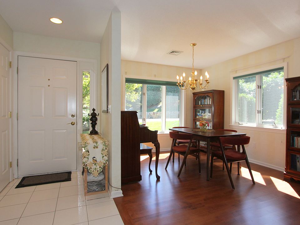 1st image of 806A Heritage Hills Dr #A