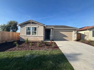 3266 Escalante Ave, Clovis, CA 93619
