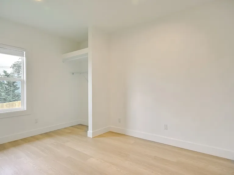 349 NE 51st St #C — Photo 10