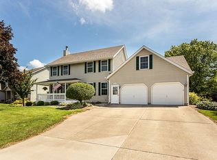2612 Meadow Dr, Zeeland, MI 49464