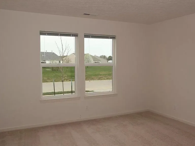 2425 Cushing Dr — Photo 13