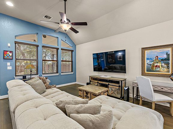 4th image of 520 Merlin Ln