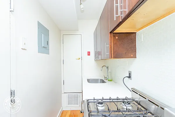 Rented by MySpaceNYC | media 13