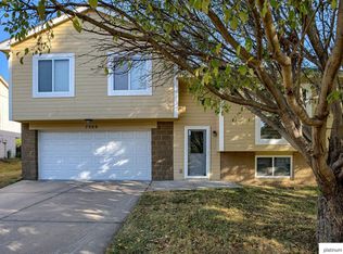7964 Bondesson St, Omaha, NE 68122