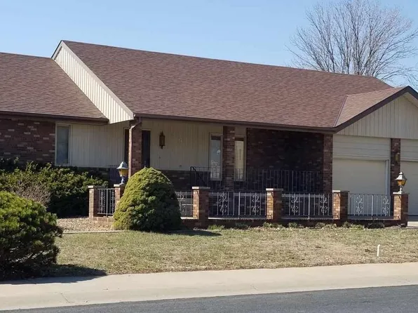 3715 Country Ln, Hays, KS 67601