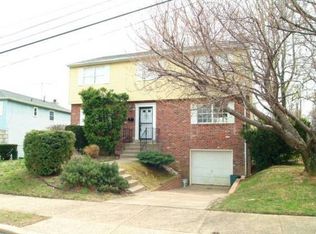 8934 Alicia St, Philadelphia, PA 19115